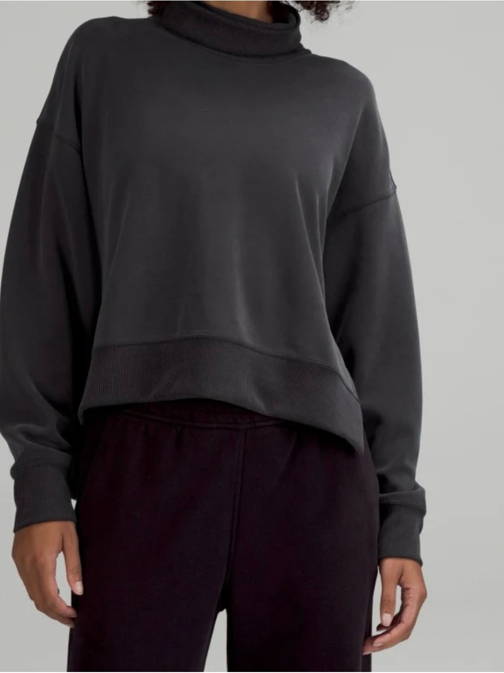 Lululemon softstreme black/grey turtleneck pullover sweatshirt